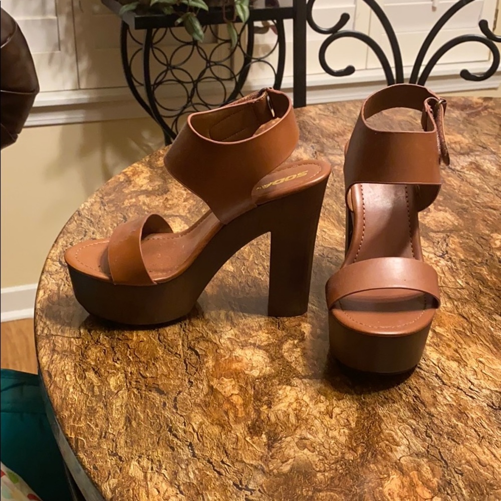 Shoes - Picture 2 of 3